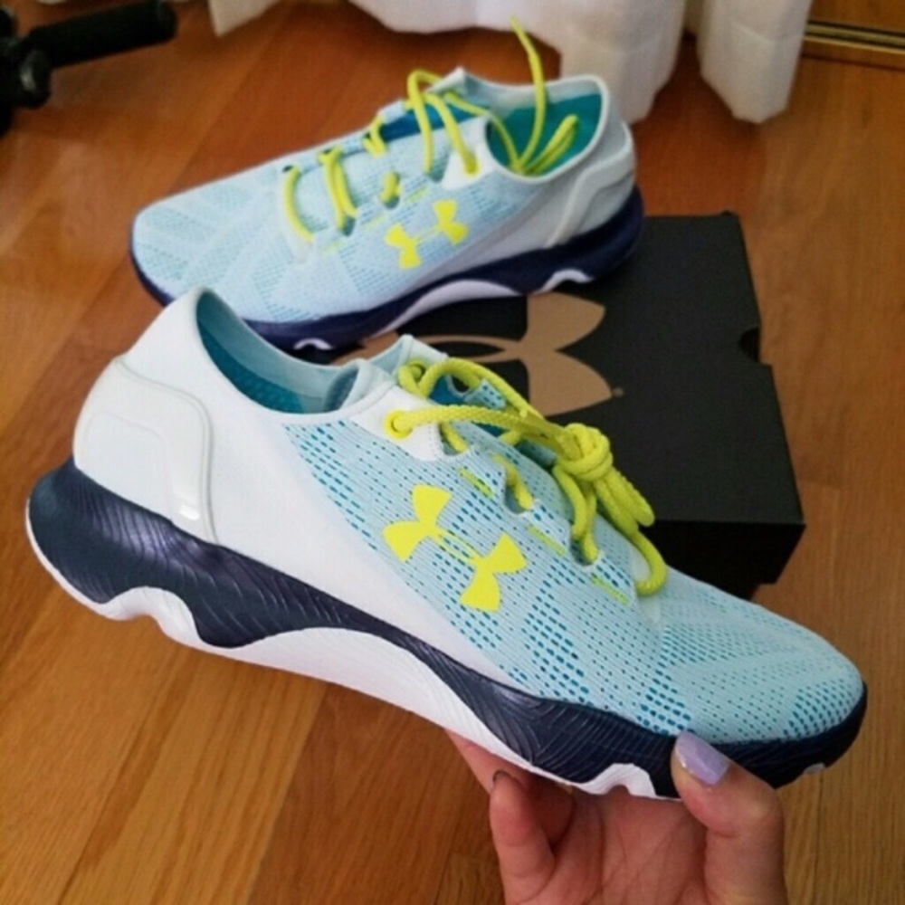 NWOB Under Armour Apollo white running shoes sneakers